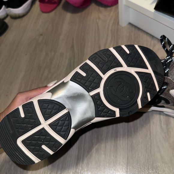 Chanel sneakers - Picture 4 of 4